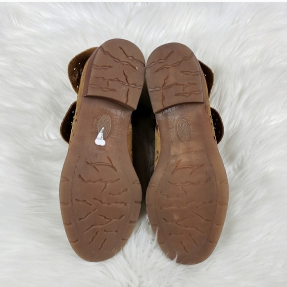 Sofft leather lazer cut booties 8.5 - Picture 5 of 15